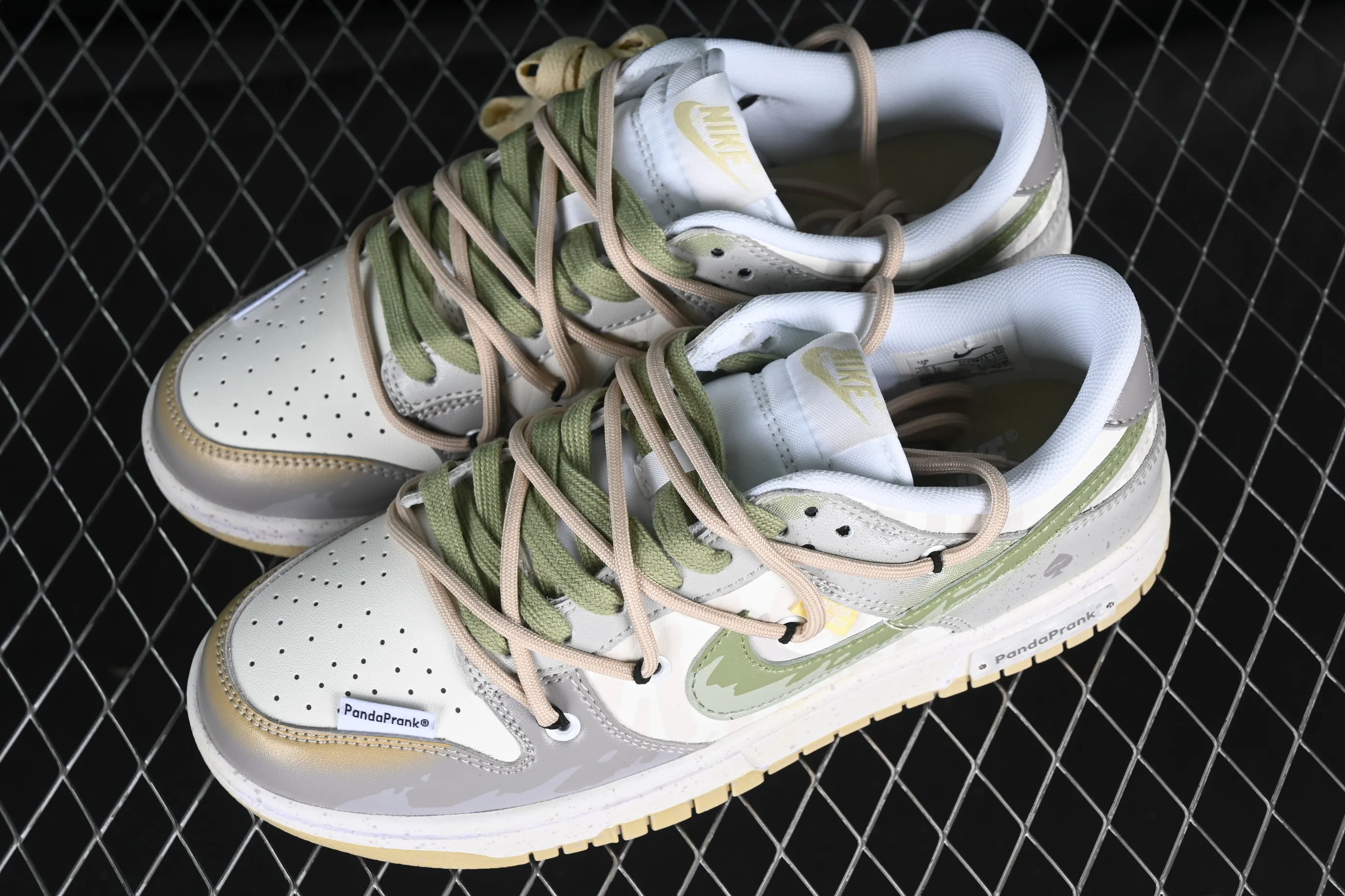 All Categories Nk SB Dunk Series Nk SB Dunk Low Low-top sneakers Nk Dunk Low Panda Prank-Tide SB strappy low-top casual sneakers DV0833-100